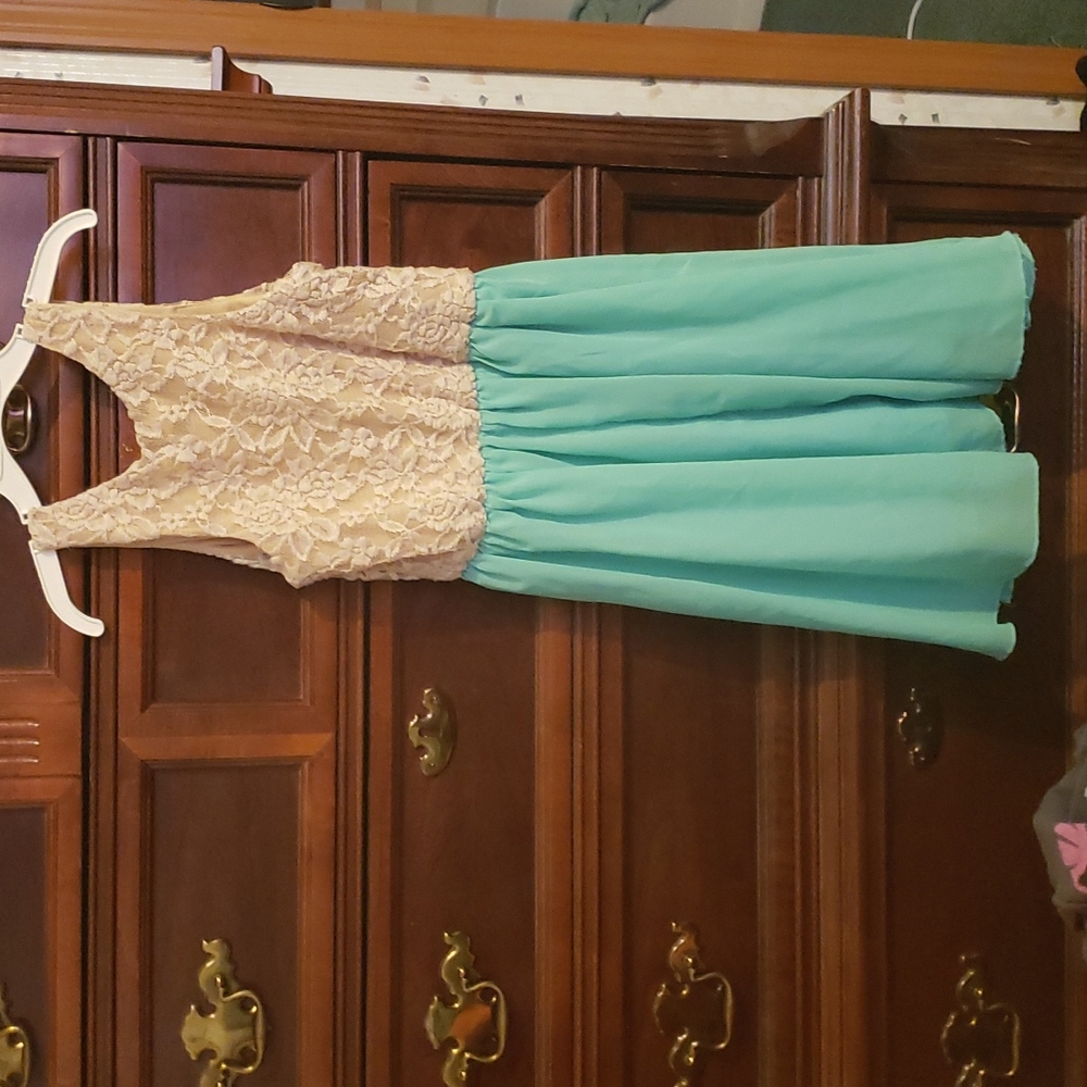 Girls 9/10 cream and teal lace detail dress - Picture 2 of 3